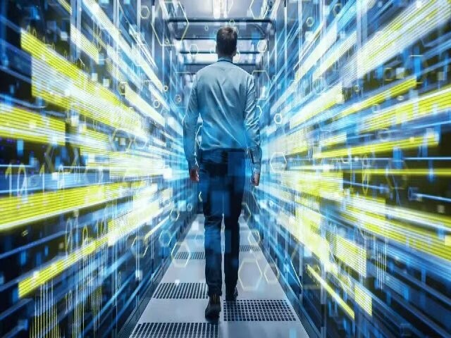 WAIC 2025|AI加持,“数字人”走进网络保障现场